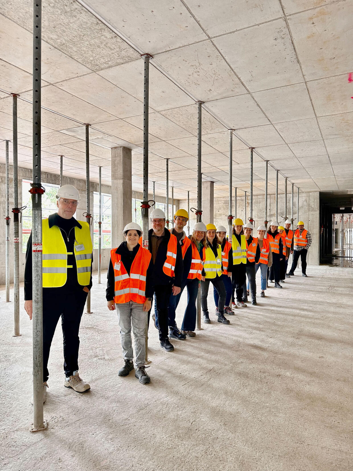Foyer mit Kunstwand Rainer Gross