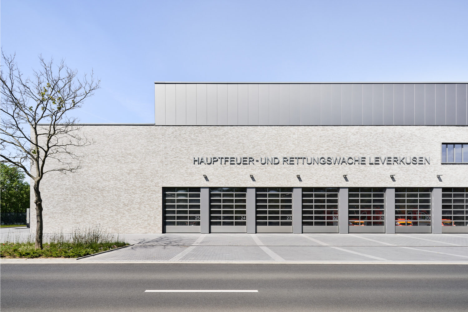 Hauptfeuer- und Rettungswache Leverkusen / ©SUPERGELB ARCHITEKTEN by GATERMANN + SCHOSSIG / Foto Annika Feuss