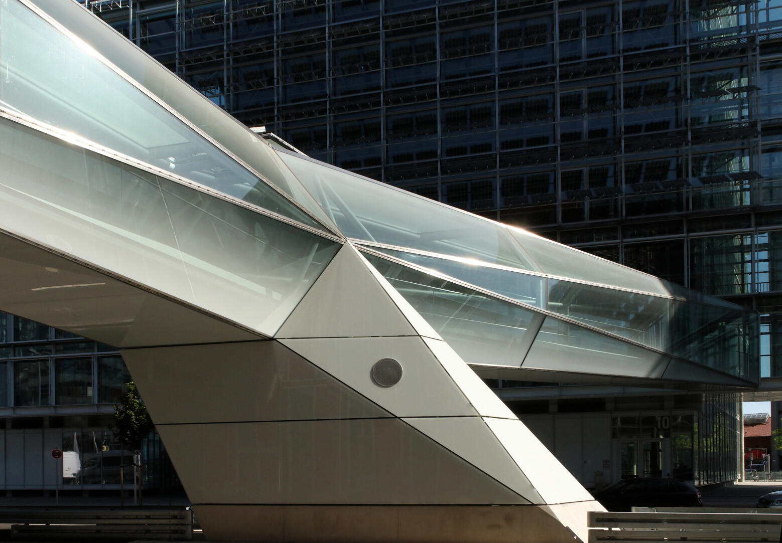 Capricorn Brücke Düsseldorf © SUPERGELB ARCHITEKTEN