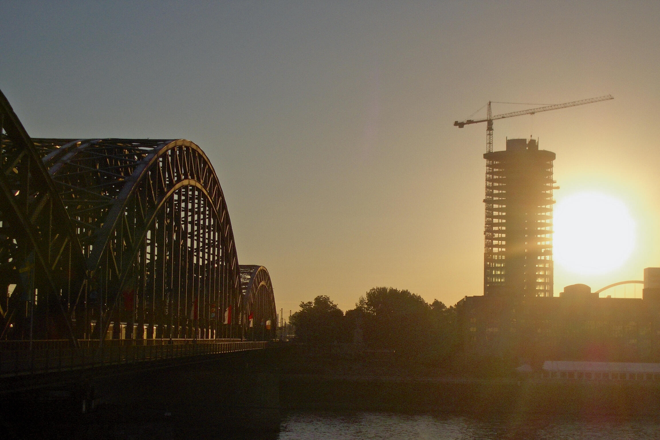 322 Baustelle Kern KölnTriangle mit Kran