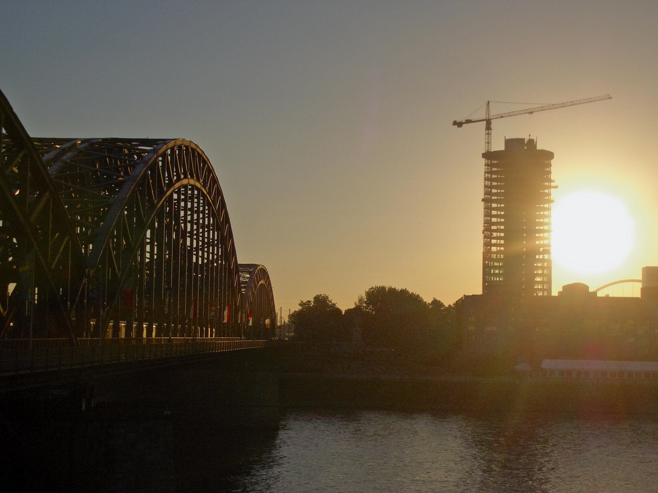 322 Baustelle Kern KölnTriangle mit Kran