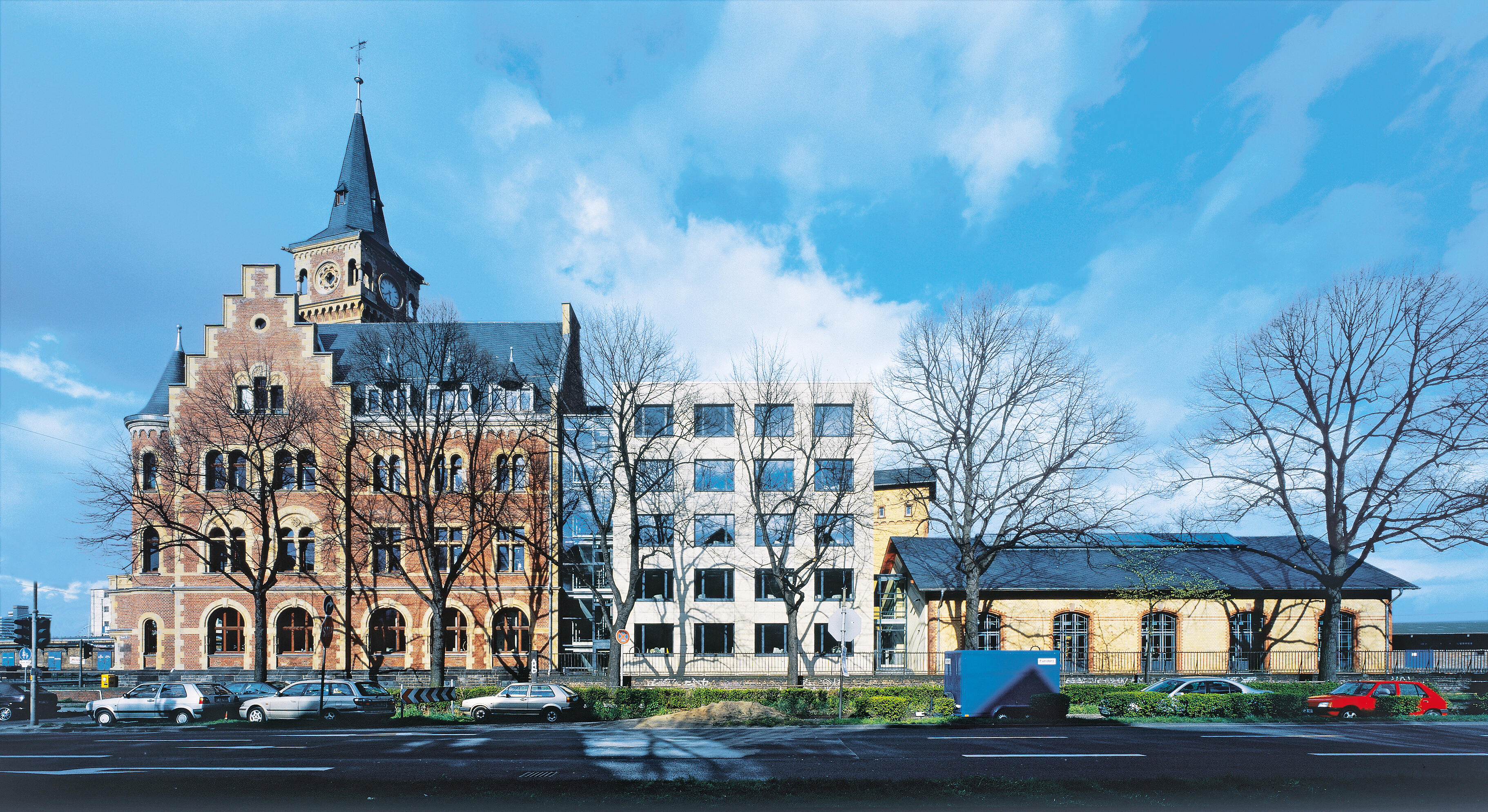 Hafenamt im Rheinauhafen - Köln