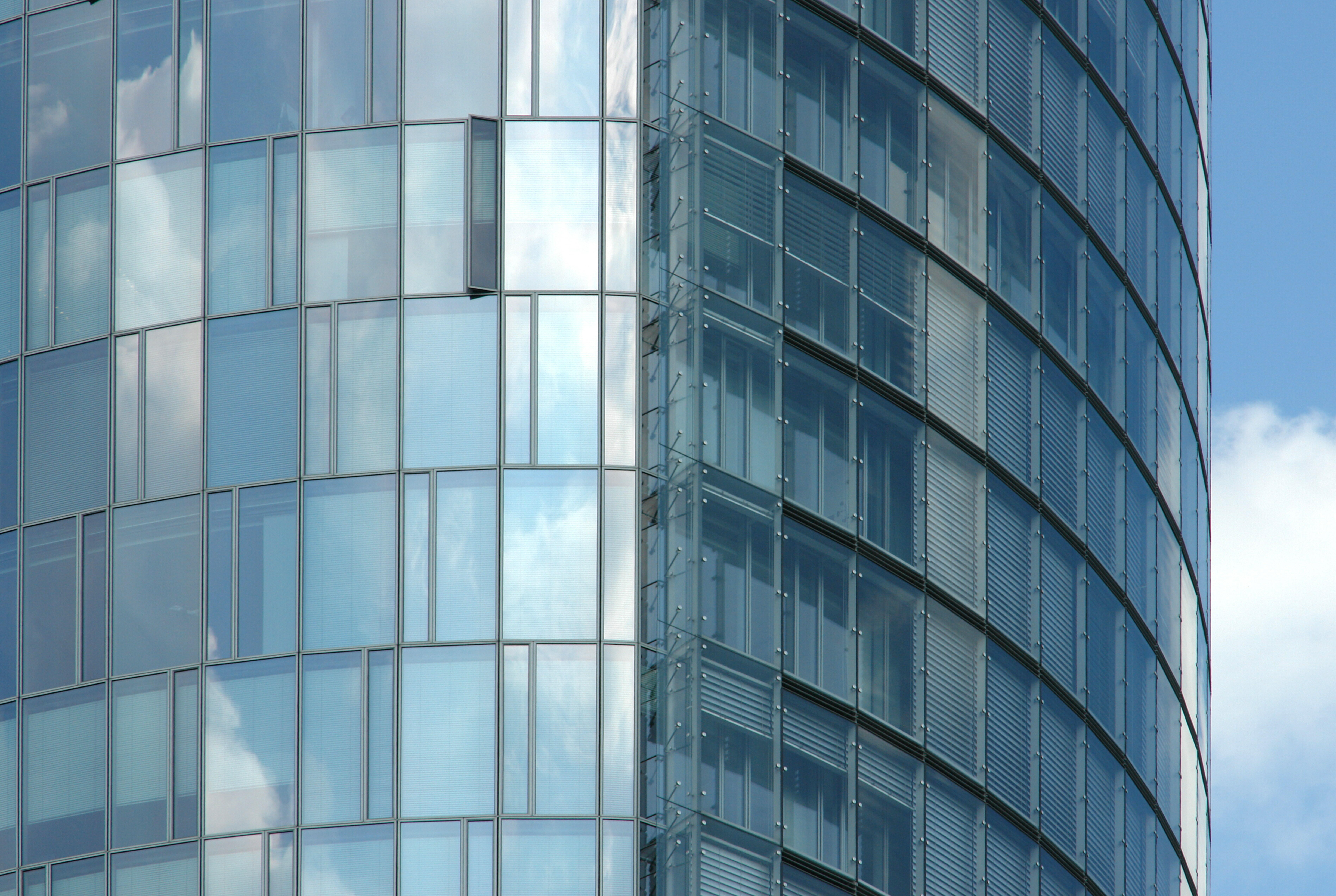 KölnTriangle Mono- Doppelfassade