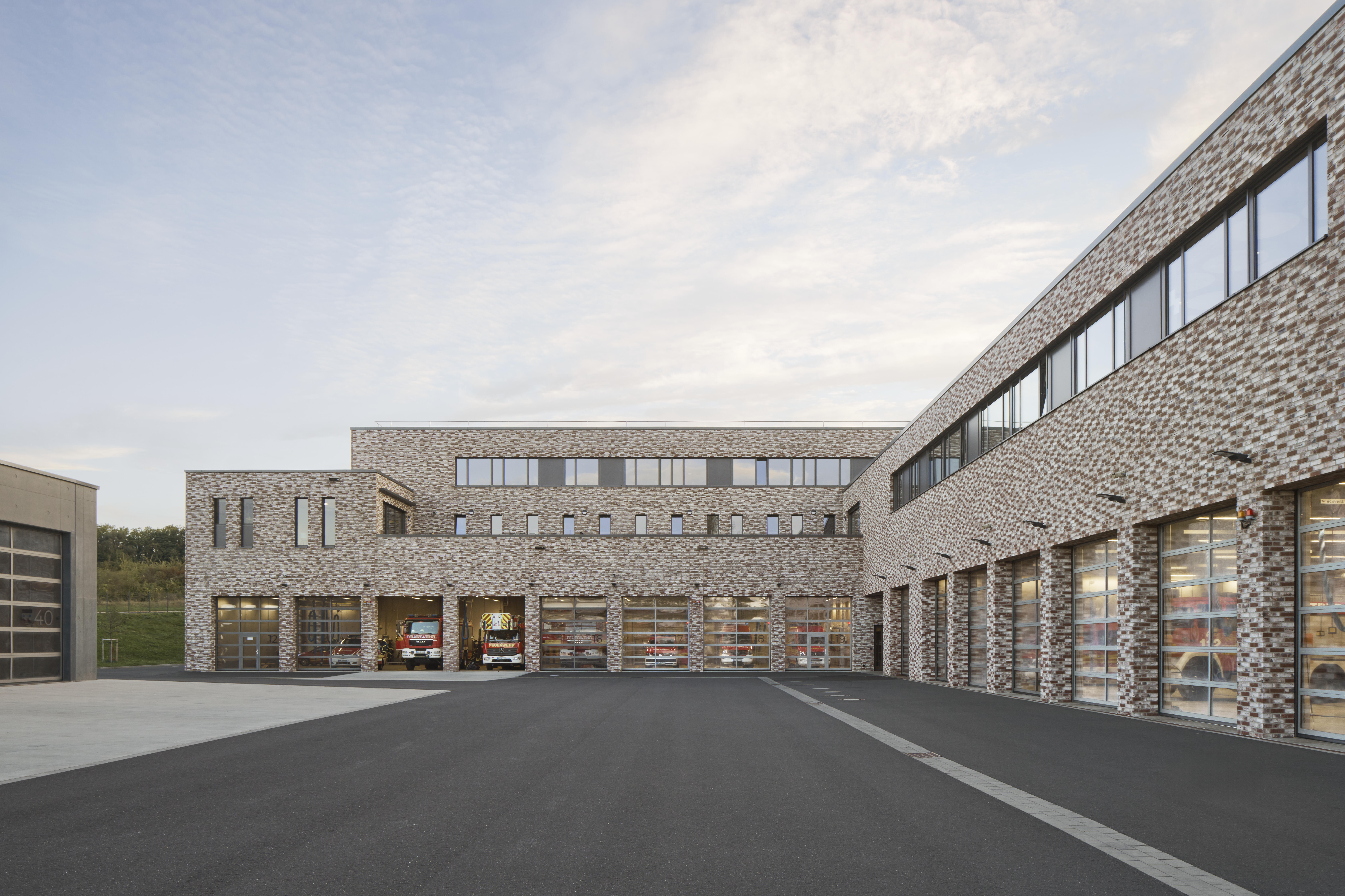 SUPERGELB ARCHITEKTEN